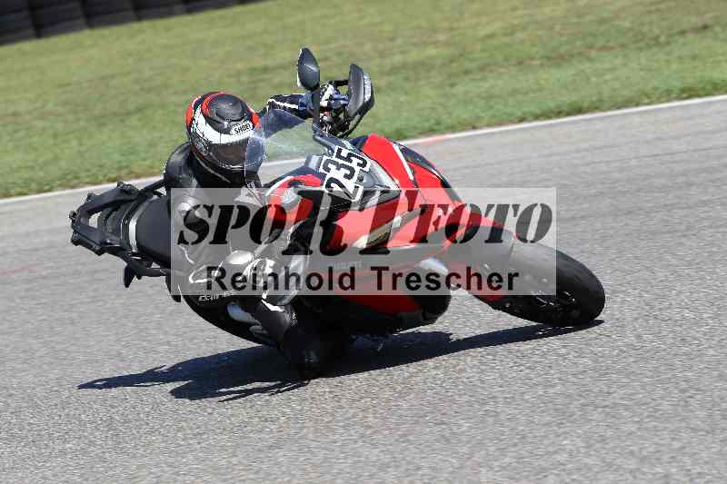 /43 08.08.2025 Discover the Bike ADR/Bike 1 gruen/235